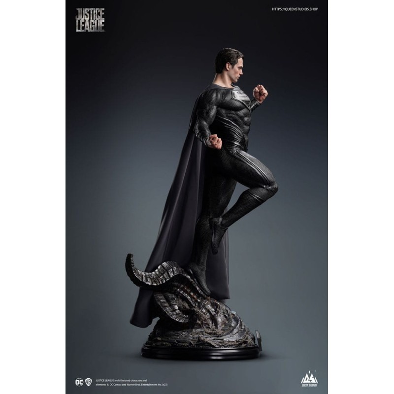 DC Comics Statue 1/3 Superman Black Suit Version Regular Edition 80 cm